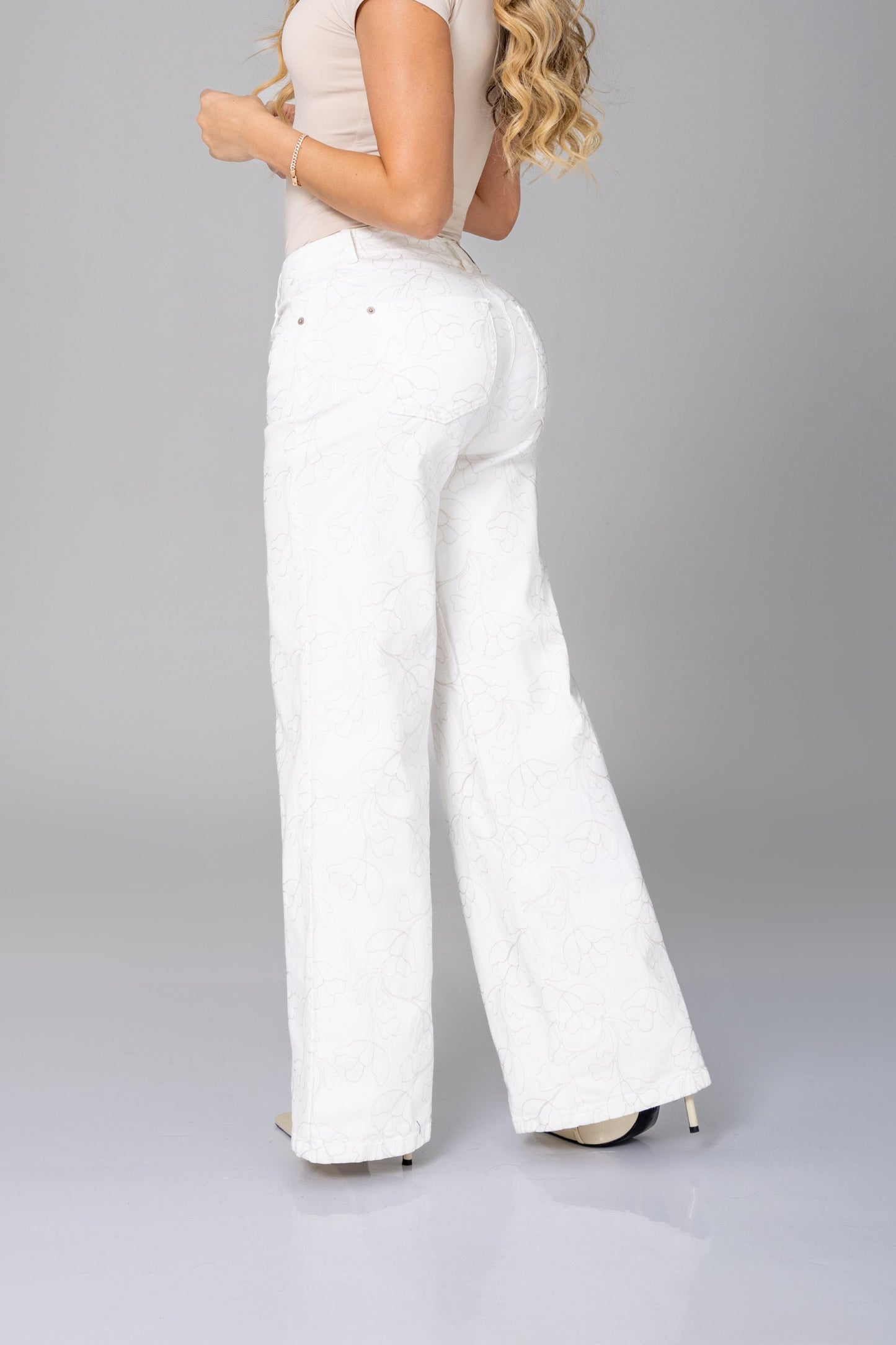 Jean Wide Leg Bordado Flores REF 125513