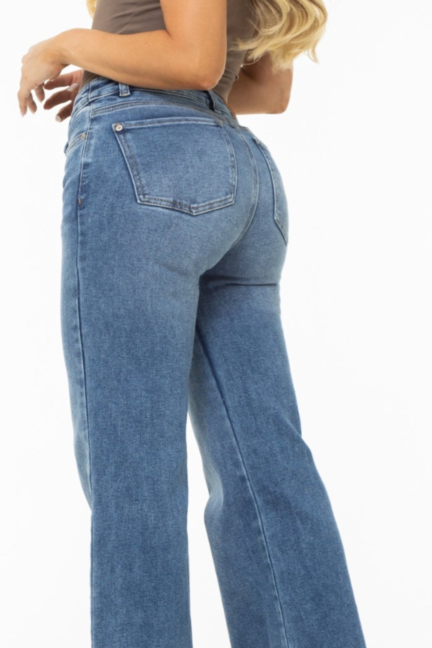 Jean Wide Leg Stretch Tono Medio REF 125428