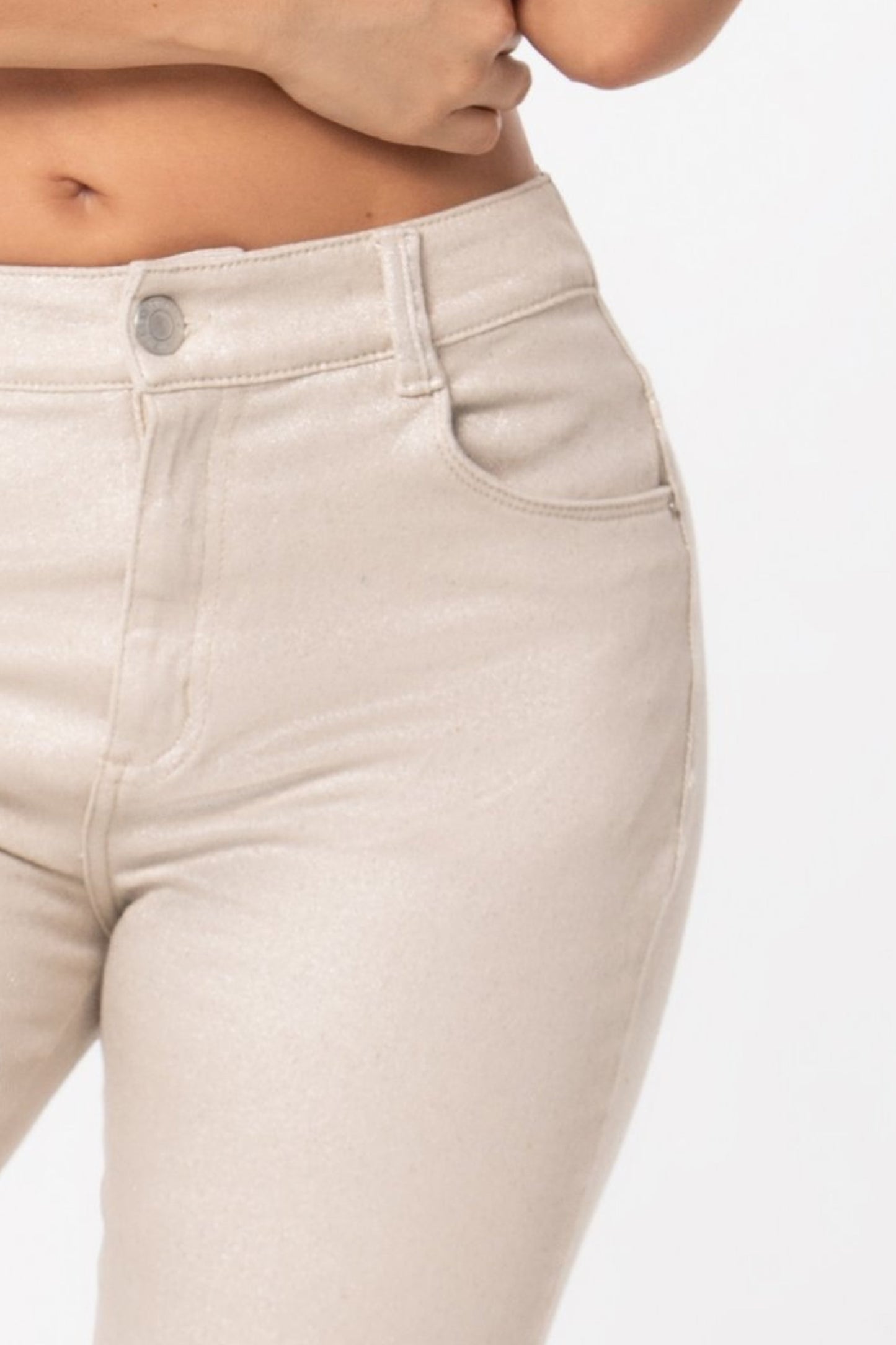 Jean Skinny Efecto Cuero Stretch Color Arena REF 14237