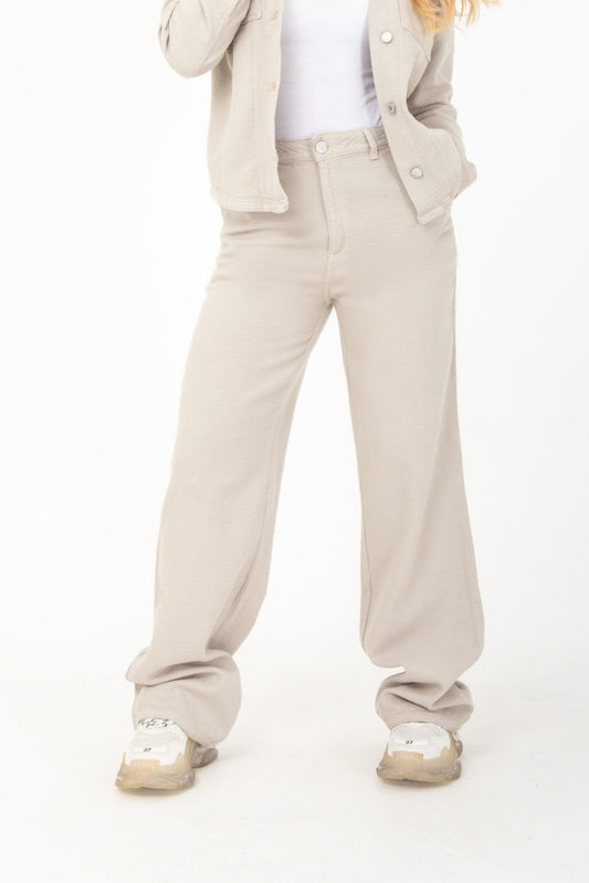 Jean Wide Leg Rígido con Textura Tipo Galleta Beige REF 125104