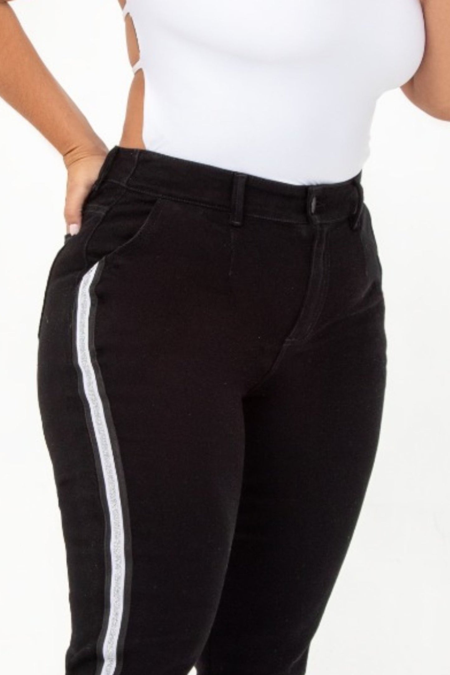 Jean Skinny Con Hiladilla Lateral Negro REF 225104 Plus