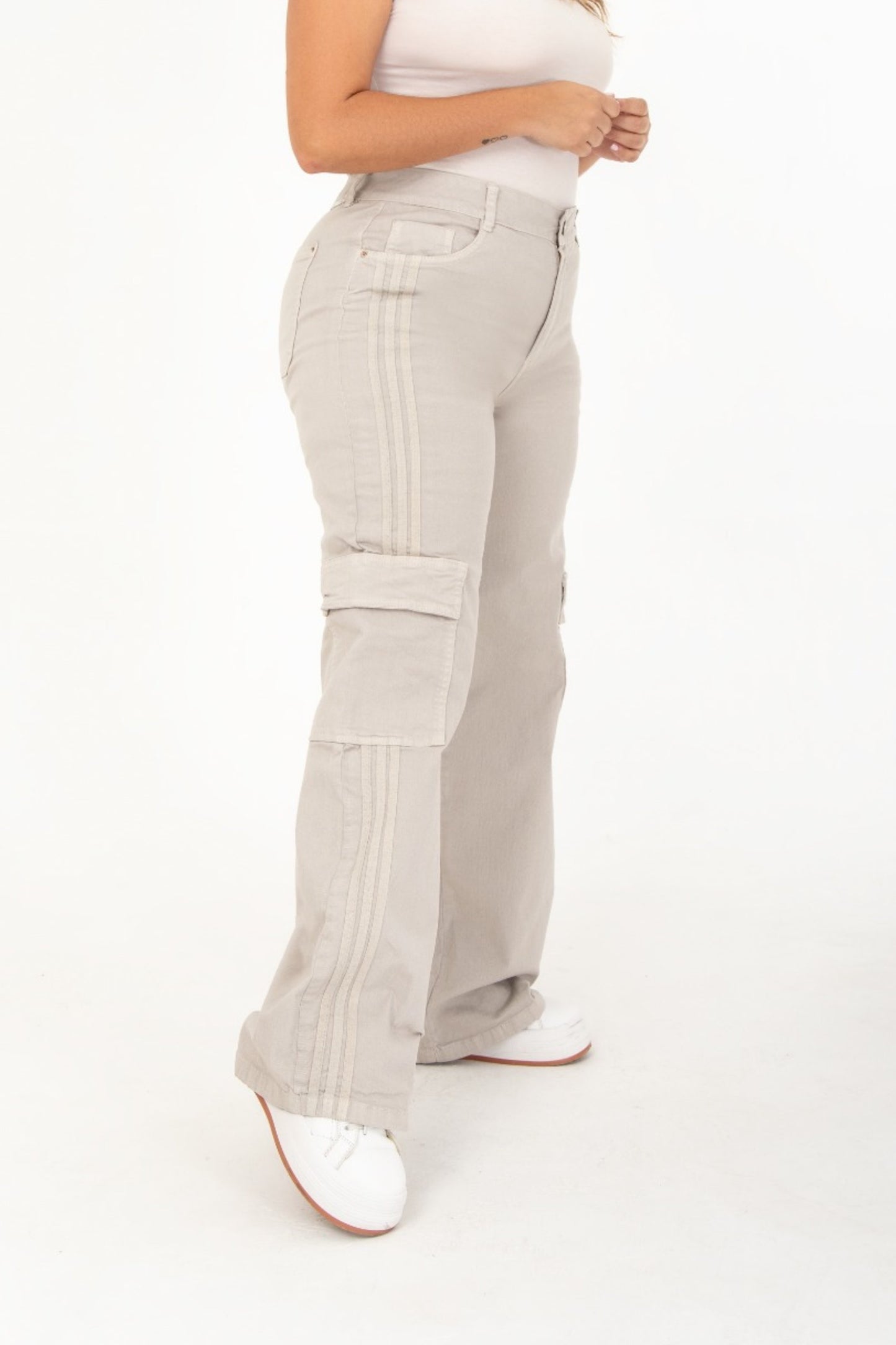 Jean Cargo Con Hiladilla Lateral Stretch Beige REF 225101 Plus