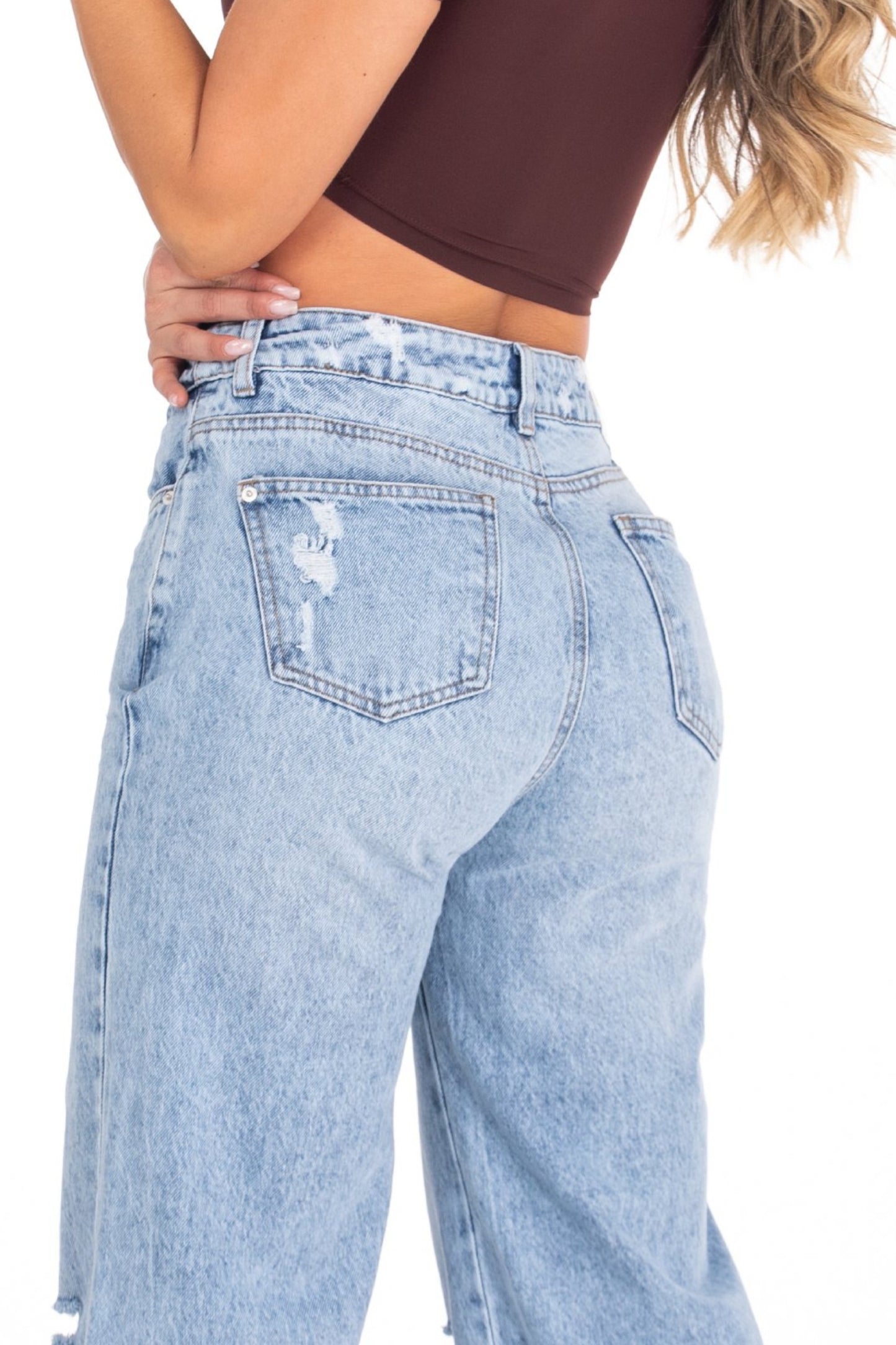 Jean Wide Leg Rigido Con Rotos Azul Claro REF 125231