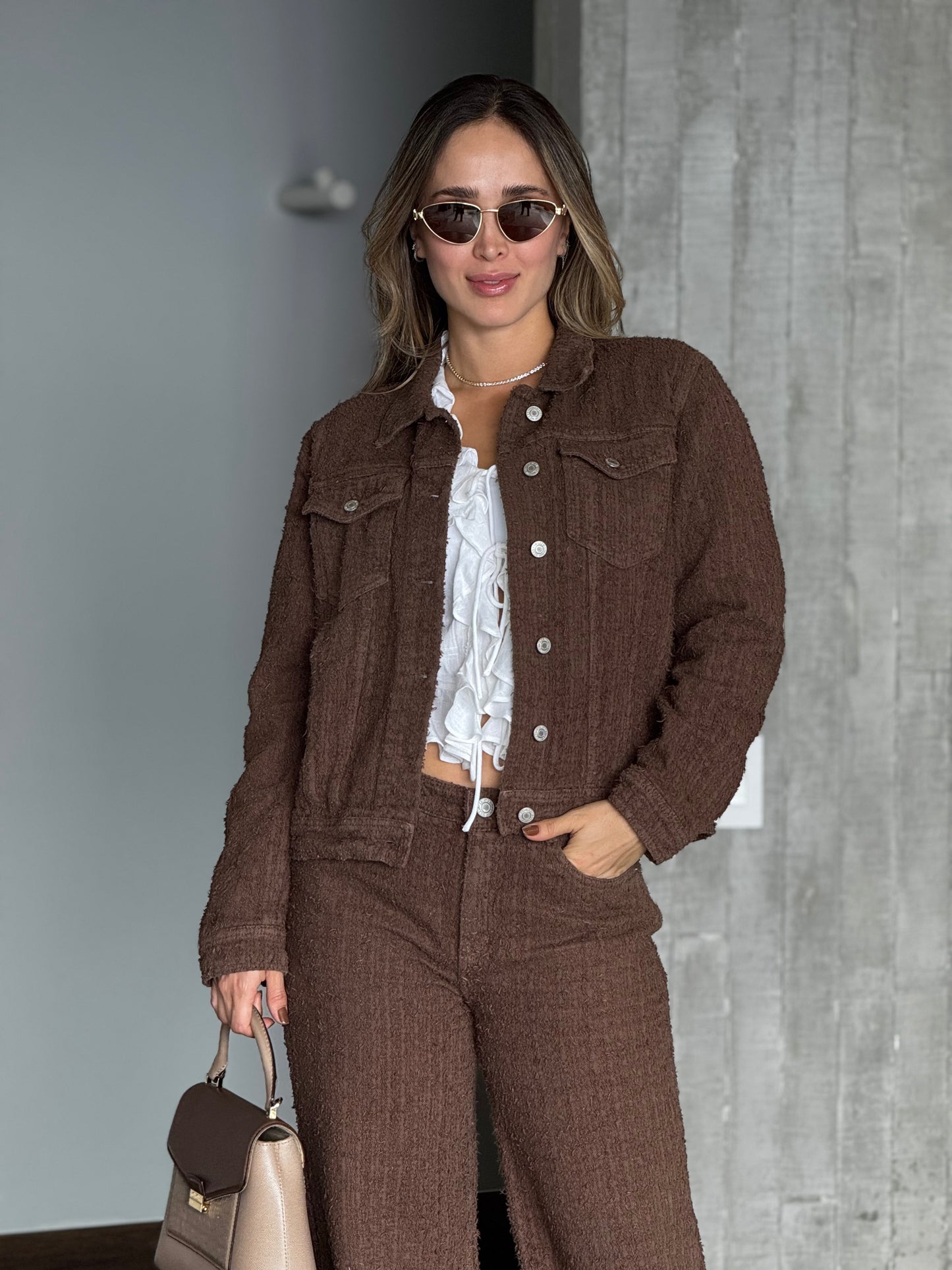 Chaqueta Texturizada Rígida Café REF 125302