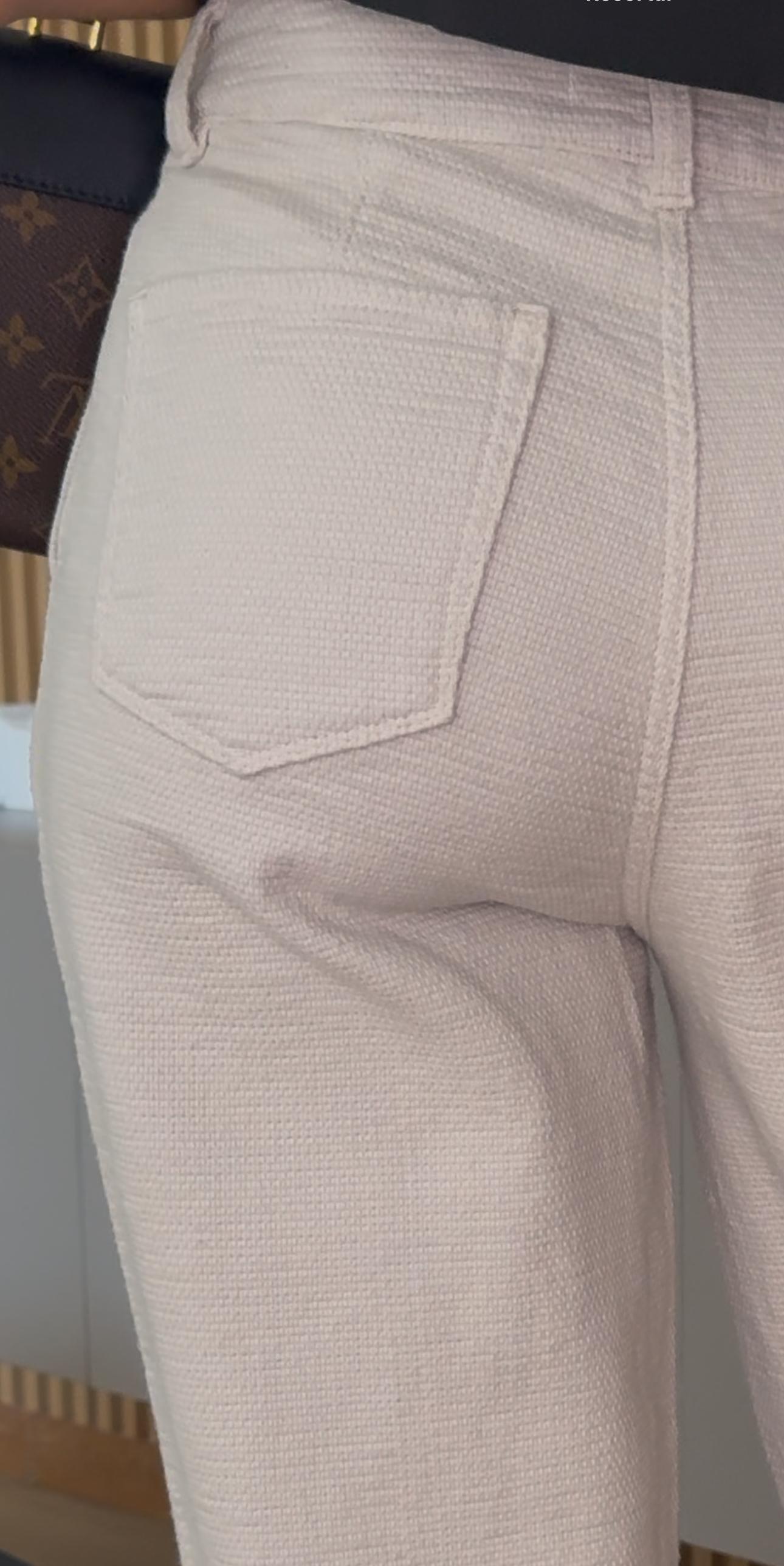 Jean Wide Leg Rígido con Textura Tipo Galleta Beige REF 125104