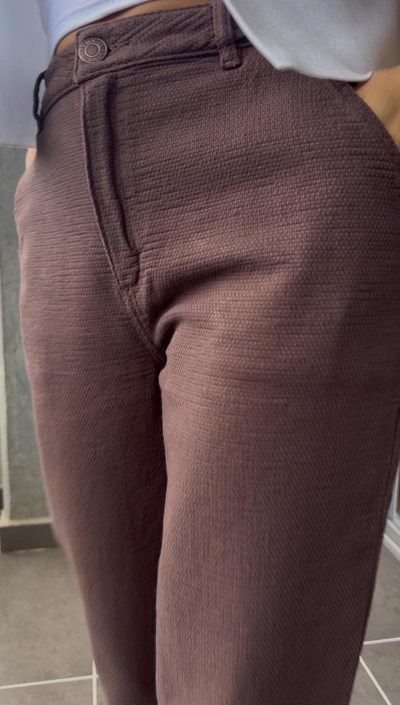 Jean Wide Leg Rígido con Textura Café REF 125208