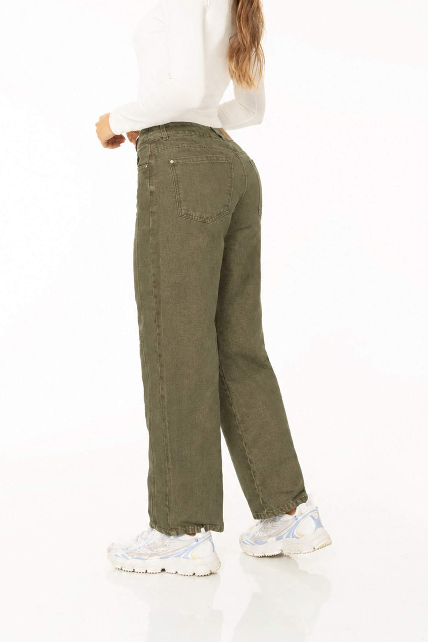 Jean Barrel Stretch con Corte Verde