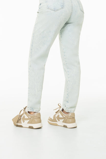 Jean Mom Fit Rígido Tono Claro  REF 125414