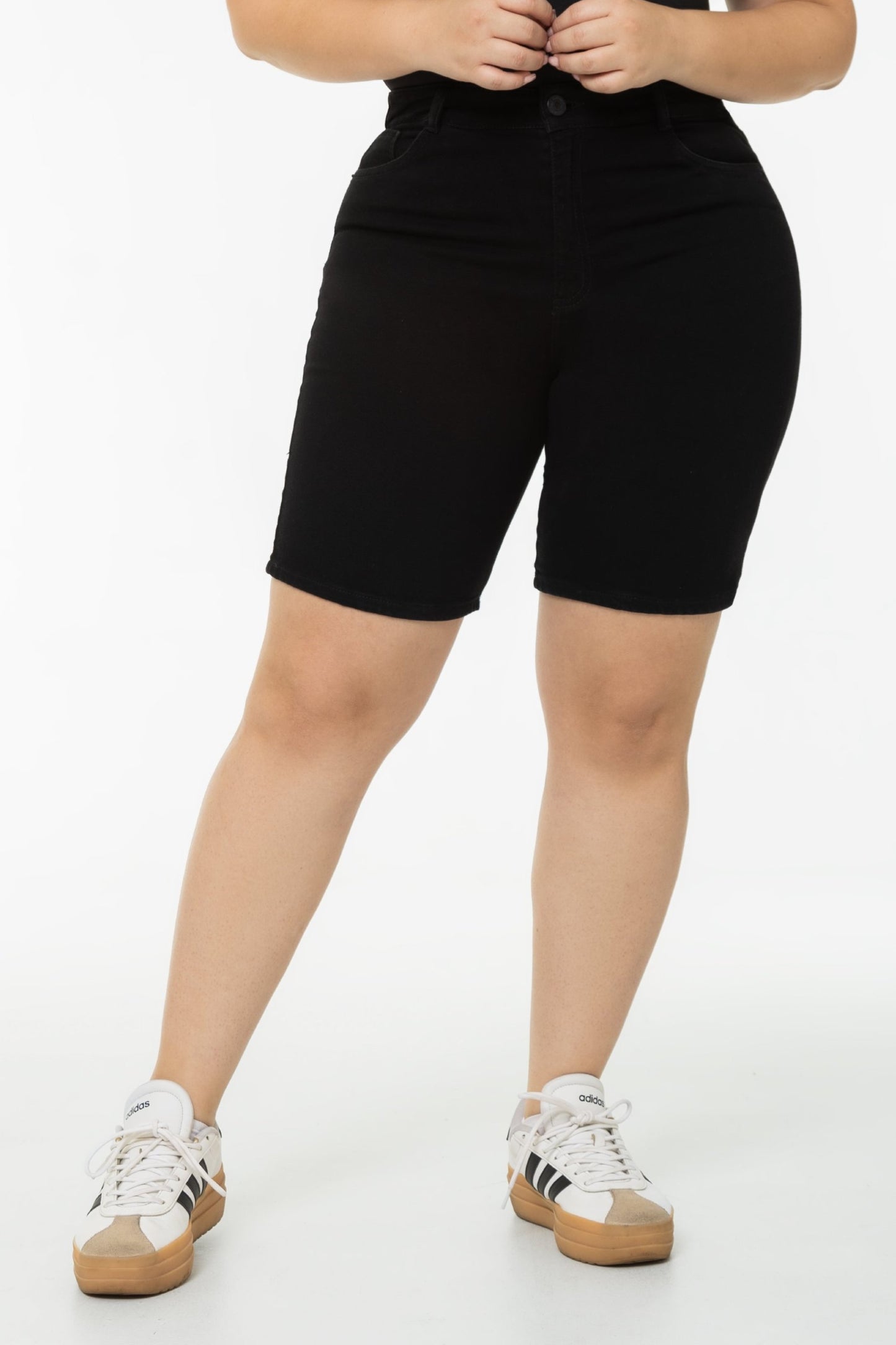 Bermuda Stretch Negra REF 225406 Plus